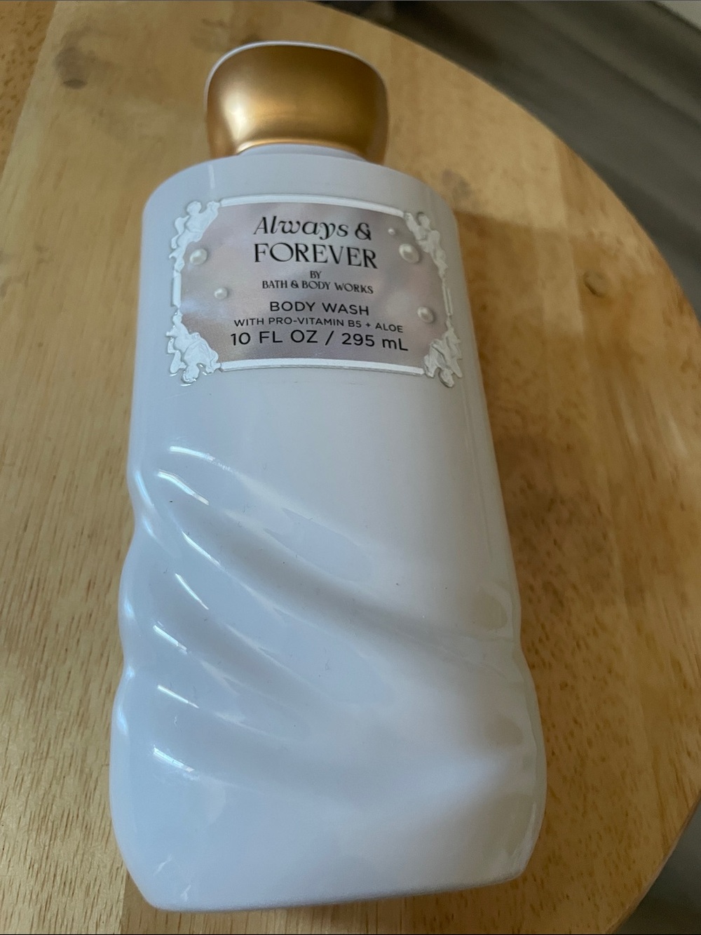 Bath & Body Works Always & Forever Body Wash in White and Gold